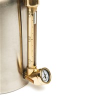 GrowlerWerks Pressurized Stainless Steel Growler with Faucet - 64 oz (Alternate View 4)